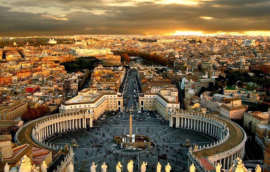 L'Eternal Rome Inn, il B&B situato in Via Germanico 85 all’interno di un palazzo in stile umbertino, gode di una posizione privilegiata nel cuore di Roma a pochi passi dalla fermata Metro Ottaviano ed a 100 m dalla città del Vaticano. Facilissimo da raggiungere sia per chi arriva dall’aereoporto di Fiumicino o Ciampino o dalla Stazione Termini e sia per chi raggiunge Roma in auto. L’invidiabile posizione del B&B vi farà visitare comodamente tutta la città, luoghi come Castel Sant’Angelo, Basilica di San Pietro, piazza Navona, piazza di Spagna, Pantheon, Fontana di Trevi etc.
